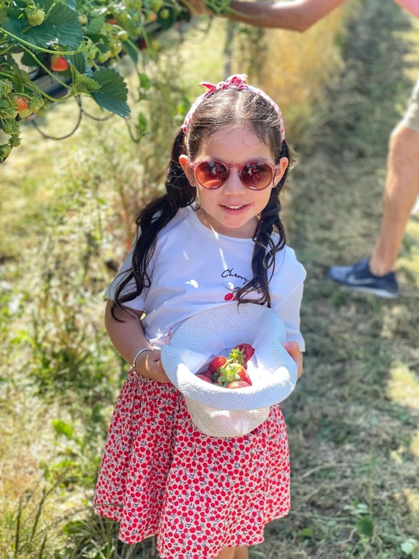 Nhóc tỳ sao Việt đi nước ngoài nghỉ hè: Hà Anh - Hà Hồ đưa con về quê chồng, 1 ái nữ được vi vu Châu Âu-11