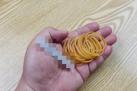 Dây chun không chỉ dùng để buộc tóc mà còn có tác dụng thần kỳ, giải quyết vấn đề nan giải mà mọi gia đình thường gặp phải