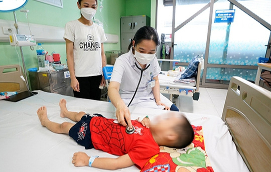 Uống vitamin D dài ngày hai anh em 18 tháng và 3 tuổi ngộ độc, suy thận cấp-1