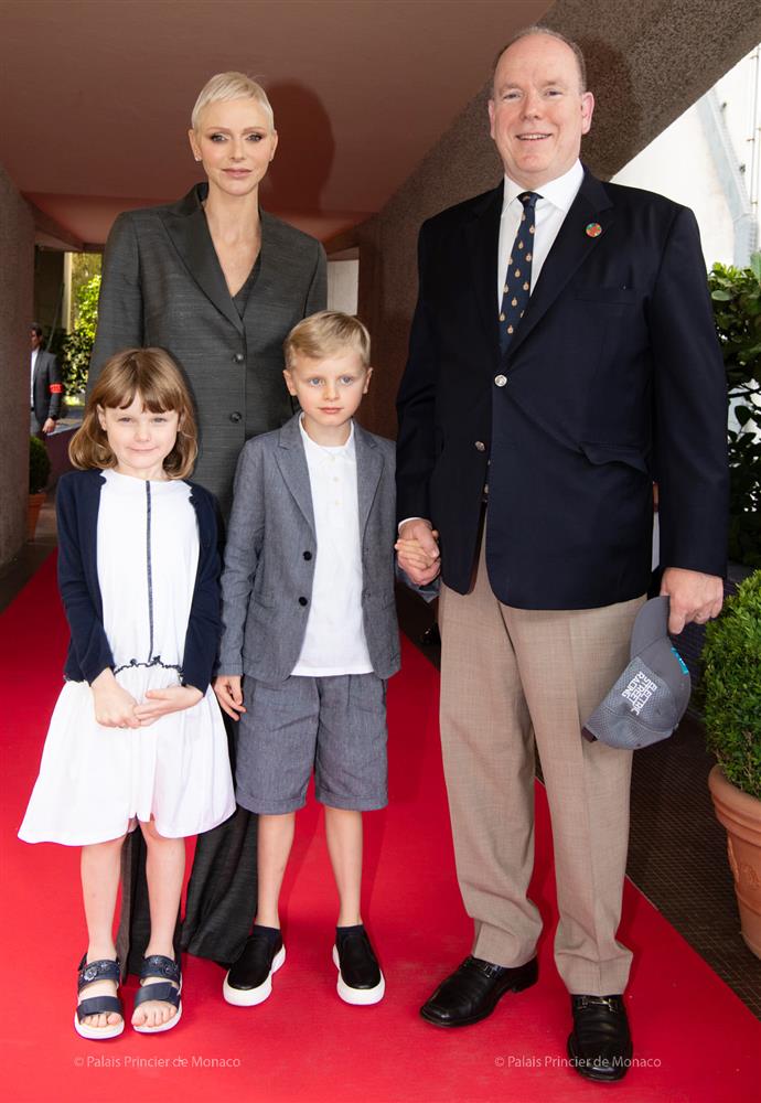 Sự trở lại mạnh mẽ của Vương phi Monaco: Từng bước lấy lại hào quang sau một năm chống chọi bệnh tật và thị phi-4
