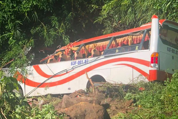 Tài xế vi phạm nồng độ cồn vượt khung, chở hàng chục khách trên cao tốc-4