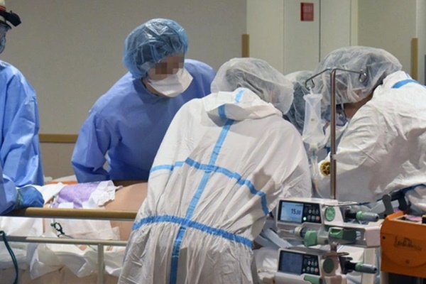 Trung Quốc phong tỏa các thành phố du lịch do COVID-19-2