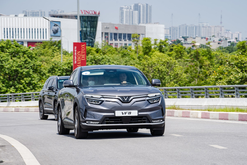 Hàng nghìn khách xếp hàng lái thử VF 8, nhiều người chốt cọc sớm-6