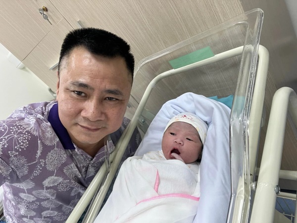 Hạnh phúc viên mãn của NSND Tự Long ở tuổi U50-1