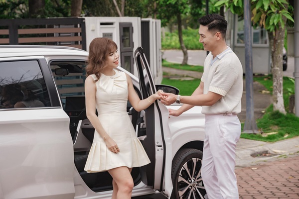 Mạnh Trường và vợ đẹp: Sắp đón con thứ 3 và thêm biệt thự hoành tráng-2