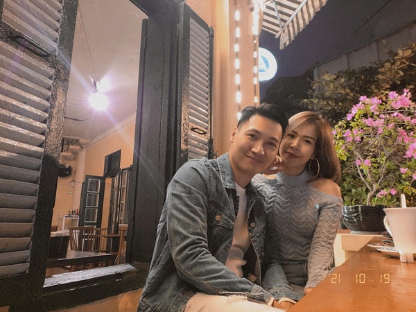 Mạnh Trường và vợ đẹp: Sắp đón con thứ 3 và thêm biệt thự hoành tráng-12