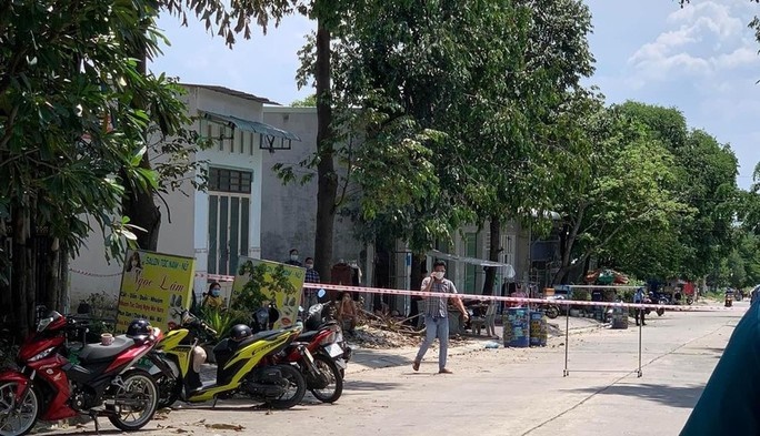 Một gia đình cả người lớn và trẻ con cùng chết trong một căn nhà mới dọn đến-1