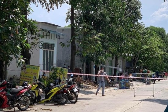 Một gia đình cả người lớn và trẻ con cùng chết trong một căn nhà mới dọn đến