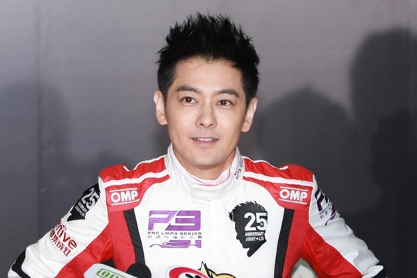 Lâm Chí Dĩnh đã tỉnh lại sau tai nạn-3