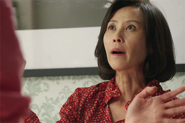 Tôi cho con bú xong, nhìn mâm cơm nhà chỉ còn lại thức ăn thừa mà sôi máu, cho đến khi chồng mang ra thứ này-2