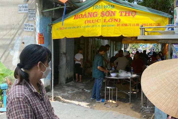 Hai đứa trẻ vào nhà vệ sinh lánh nạn trước khi chết ngạt ở TP.HCM-1