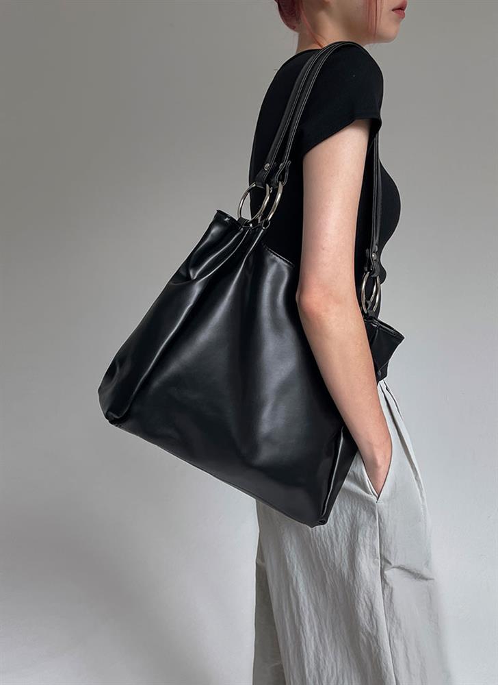 Tủ đồ tối giản chỉ với 6 items không bao giờ lỗi mốt cho nàng công sở-17