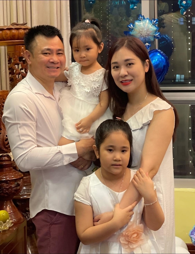 Hạnh phúc viên mãn của NSND Tự Long ở độ tuổi U50-2