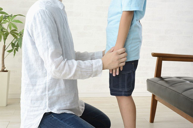 Giáo dục bừa bãi nhất, chính là cha mẹ vừa hô hào tôn trọng con cái, vừa ép buộc con phải nghe lời-2