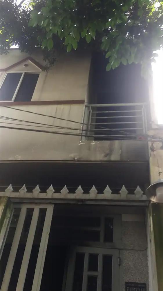 Căn nhà bị cháy khiến 2 anh em ruột tử vong: Người cha thất thần thở dài nhìn đàn con-1