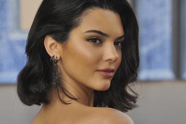 Bôi kem đánh răng lên mụn có được không, có gây hại tới da không?-4