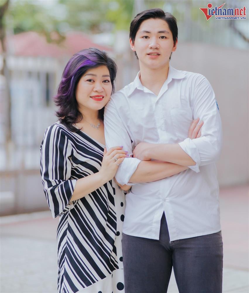 Lớp học ở Hà Nội có 2 thủ khoa toàn quốc-4