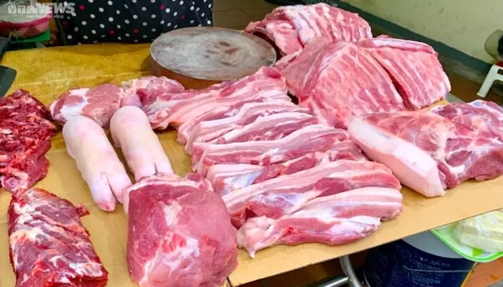 Không giảm theo giá xăng, nhiều loại thực phẩm, rau xanh còn đắt đỏ hơn-1
