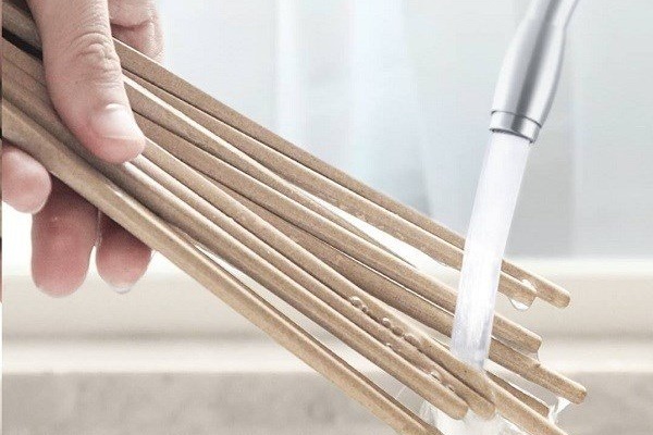 Trời nắng nhớ để vài đồng xu ra ban công: Đọc xong sẽ vỡ òa vì công dụng bất ngờ-5