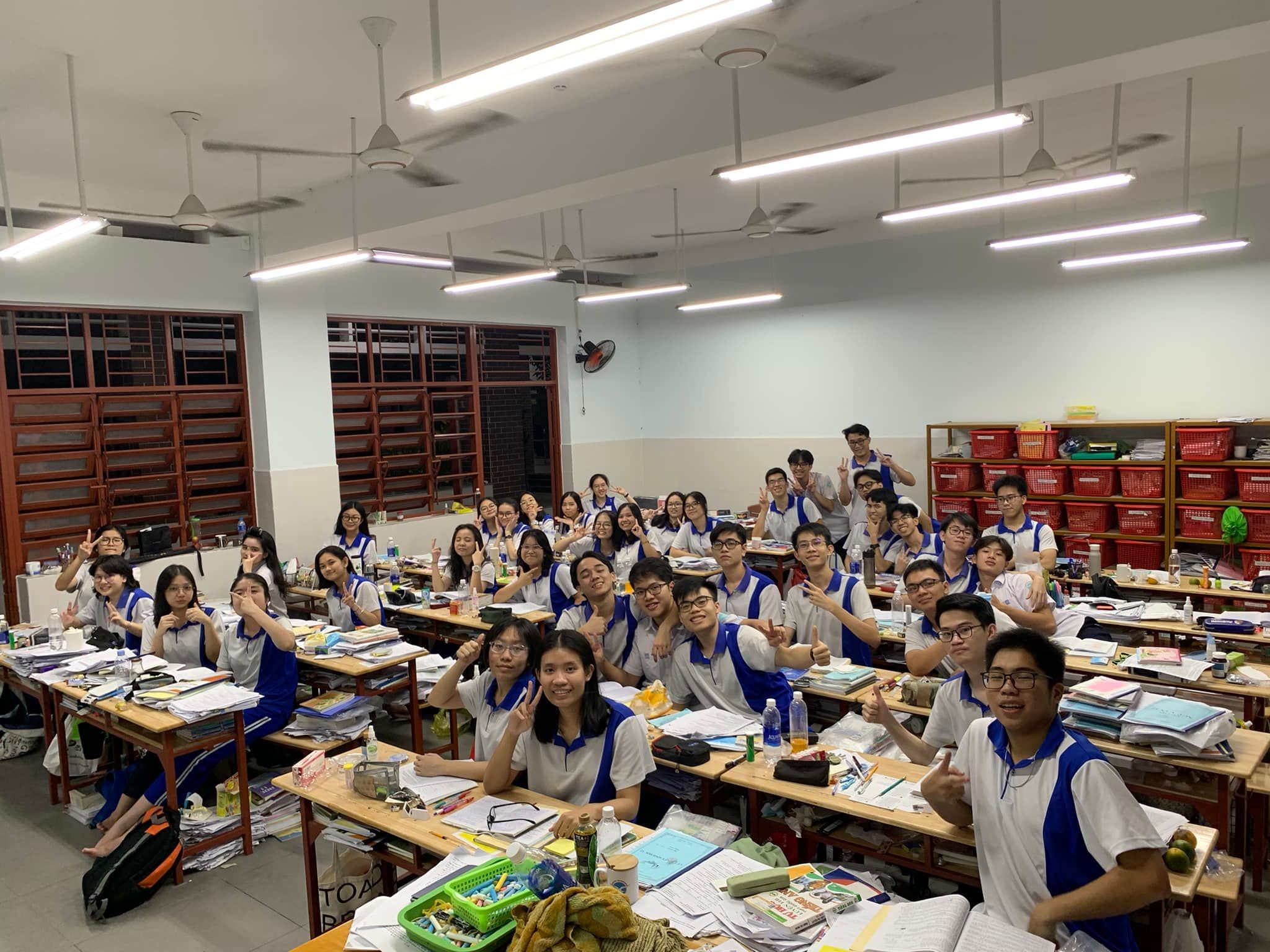 Lớp học khủng ở Bình Dương: 100% học sinh được tuyển thẳng vào đại học, điểm thi THPT không phải dạng vừa!-2