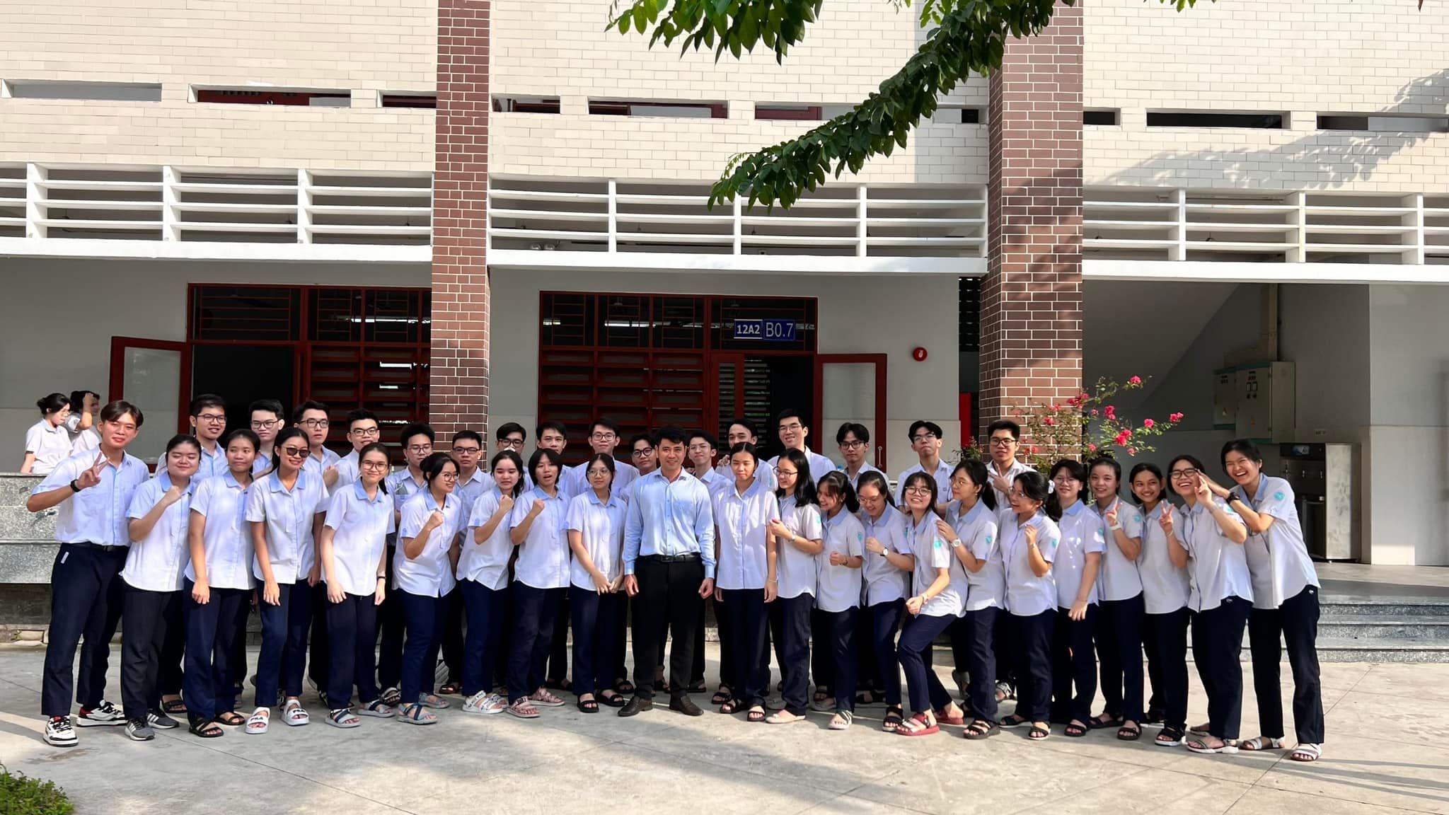 Lớp học khủng ở Bình Dương: 100% học sinh được tuyển thẳng vào đại học, điểm thi THPT không phải dạng vừa!-3