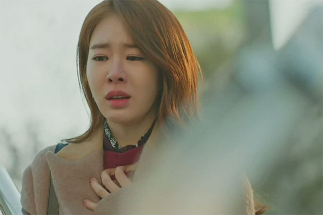 Mỗi tháng tôi biếu mẹ đẻ 20 - 30 triệu, khi gặp nạn đến vay tiền, mẹ đưa 1 thẻ ATM, thấy số dư tôi khóc-2