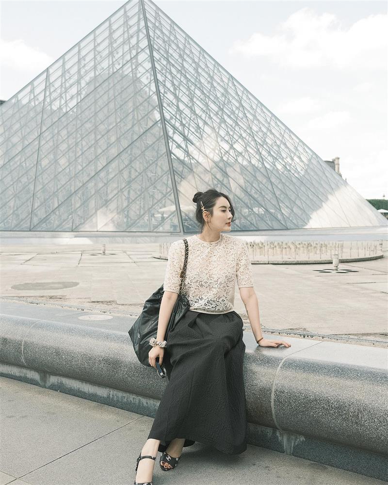 Mặc đẹp với chân váy midi không hề khó, nếu chị em học 12 cách mix từ sao Việt-3