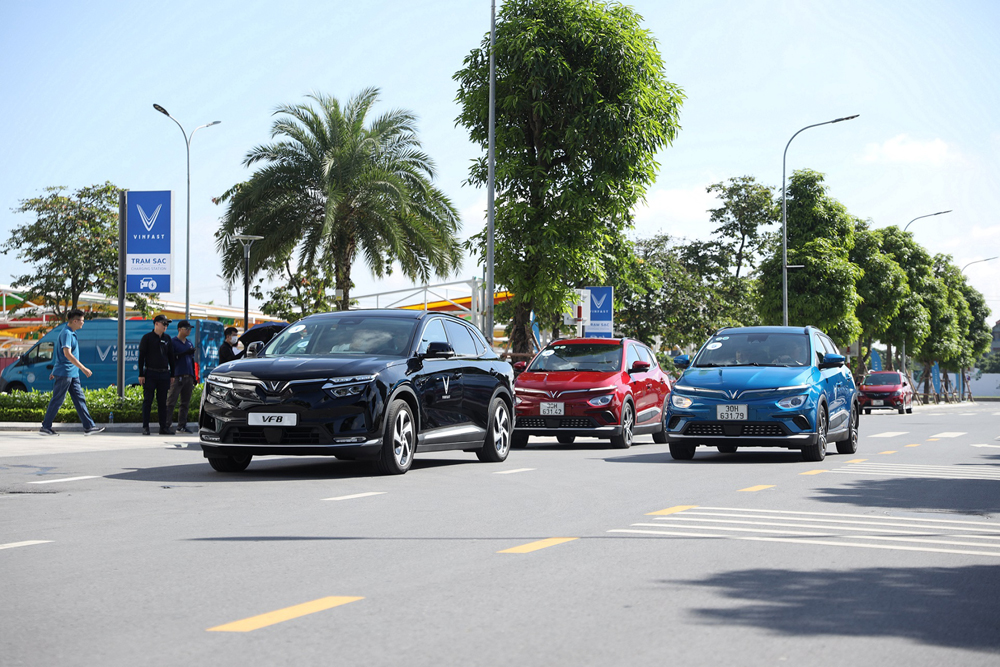 Gần 1.000 ô tô điện VF 8 được ‘chốt đơn’ sau 2 ngày tổ chức lái thử-7