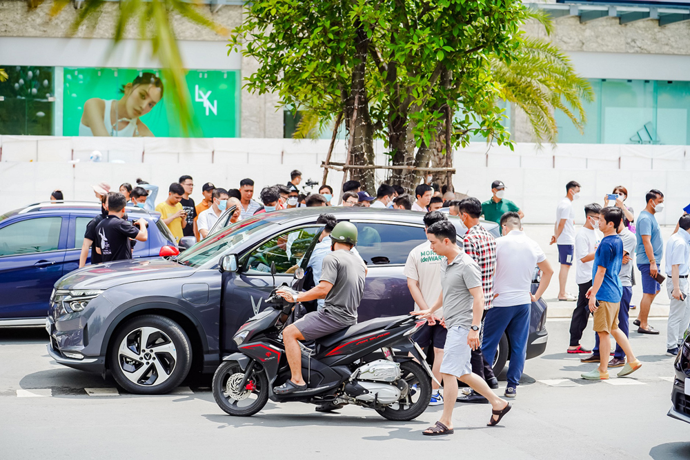 Gần 1.000 ô tô điện VF 8 được ‘chốt đơn’ sau 2 ngày tổ chức lái thử-8