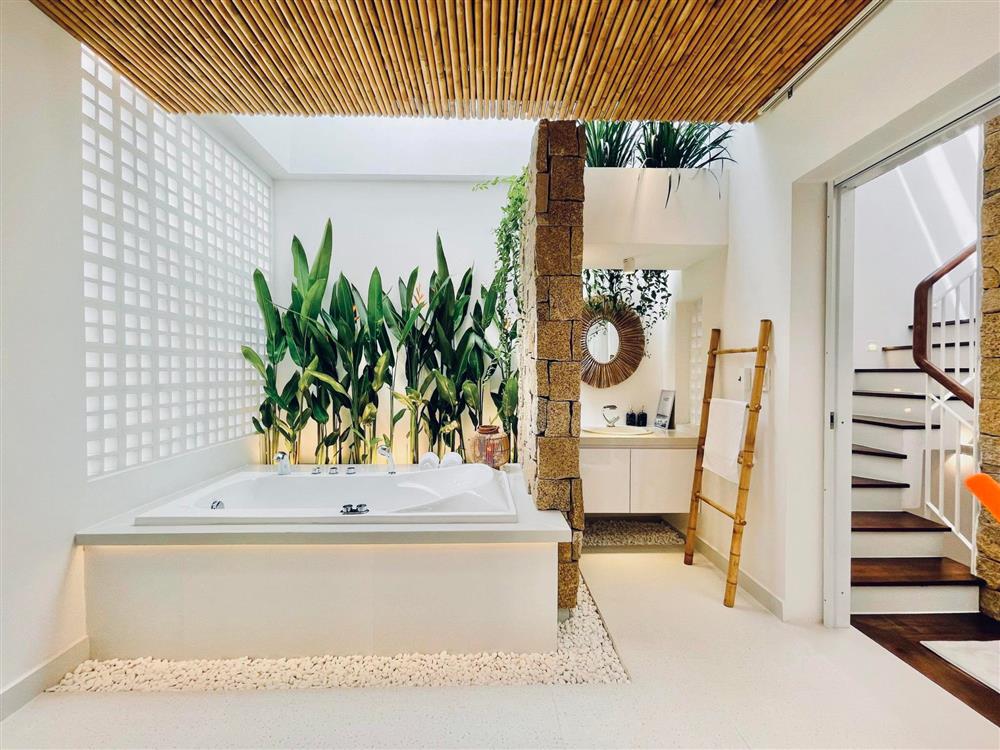 Cặp vợ chồng ở TP. HCM mua đứt căn nhà đầu tiên trị giá hơn 10 tỷ ở tuổi 26-5