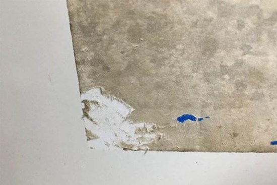 Nhãn bị bóc ra và vệt keo dính sẽ còn lại? Hướng dẫn các bạn một thủ thuật để dễ gỡ, đơn giản và thiết thực