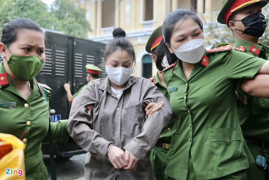 Những vấn đề pháp lý khi trả hồ sơ vụ bé gái 8 tuổi bị bạo hành-1