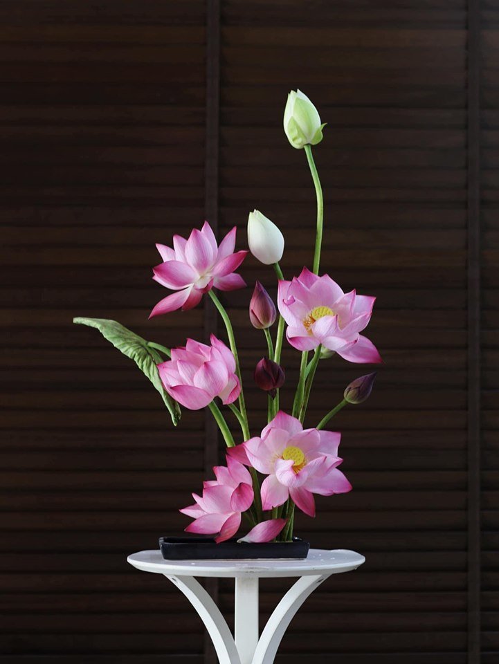 Tháng 7 âm: Đặt 5 loại hoa phú quý lên bàn thờ để hút tài lộc ...