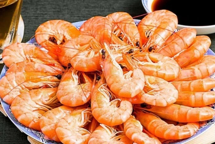 Luộc tôm đừng cho gừng và giấm: Đầu bếp nói thêm thứ này, tôm ngọt lịm, rắn chắc không bị bở-1