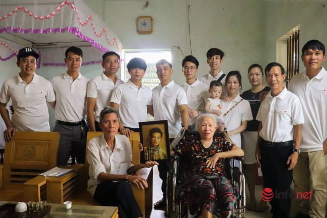 Những chàng trai trẻ phục dựng miễn phí hàng trăm bức ảnh liệt sĩ-7