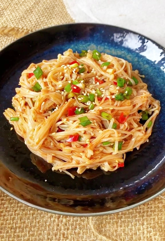 Nấm kim châm chế biến thế này thì ngày nào ăn cũng không thấy ngán, vừa ngon vừa có cả ngàn lợi ích cho sức khỏe-1