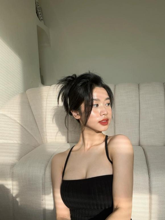 Hot girl tạp hóa Hàn Hằng phô vòng một căng tràn bờ khi diện bikini sánh vai cùng Huyme-12