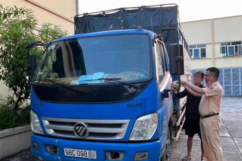 Bị phạt 17 triệu đồng vì đi ngược chiều cao tốc Hà Nội-Thái Nguyên, tài xế nói do không biết đường-2