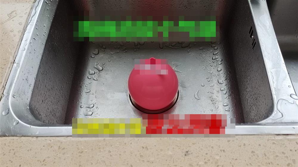Đặt quả bóng bay vào bồn rửa bát có mục đích này, ai biết rồi cũng khen ngợi cách làm thông minh-4