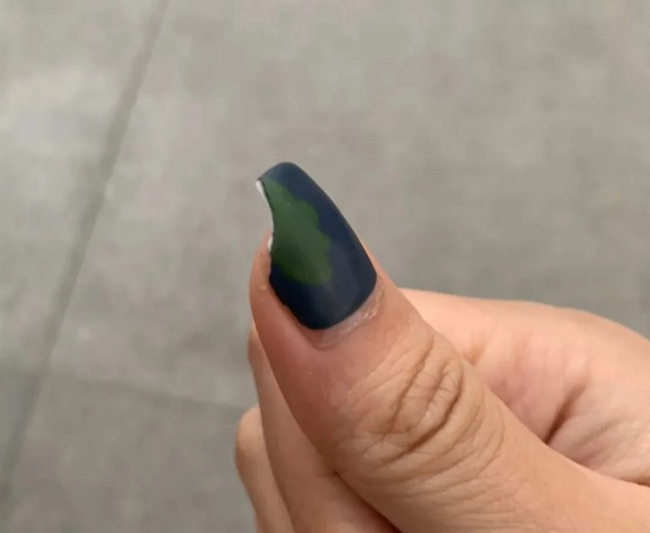 Cảnh chàng trai quỳ tỏ tình, ép cô gái đồng ý làm người yêu gây bức xúc: Hy sinh vì tình yêu hay chỉ để thỏa mãn chính mình?-10