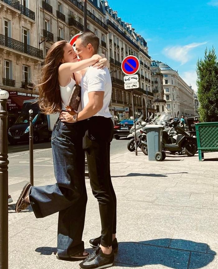 Cơ bụng săn chắc của bà mẹ ba con Hồ Ngọc Hà-10