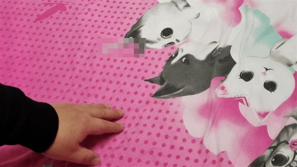 Khi ngủ nhớ&nbsp;lót một chiếc tất dưới gối,&nbsp;sau khi đọc xong bạn sẽ&nbsp;bất ngờ với công dụng này-5