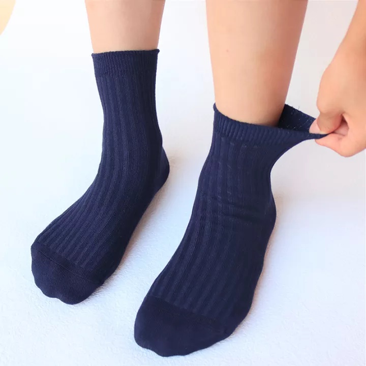 Khi ngủ nhớ&nbsp;lót một chiếc tất dưới gối,&nbsp;sau khi đọc xong bạn sẽ&nbsp;bất ngờ với công dụng này-2