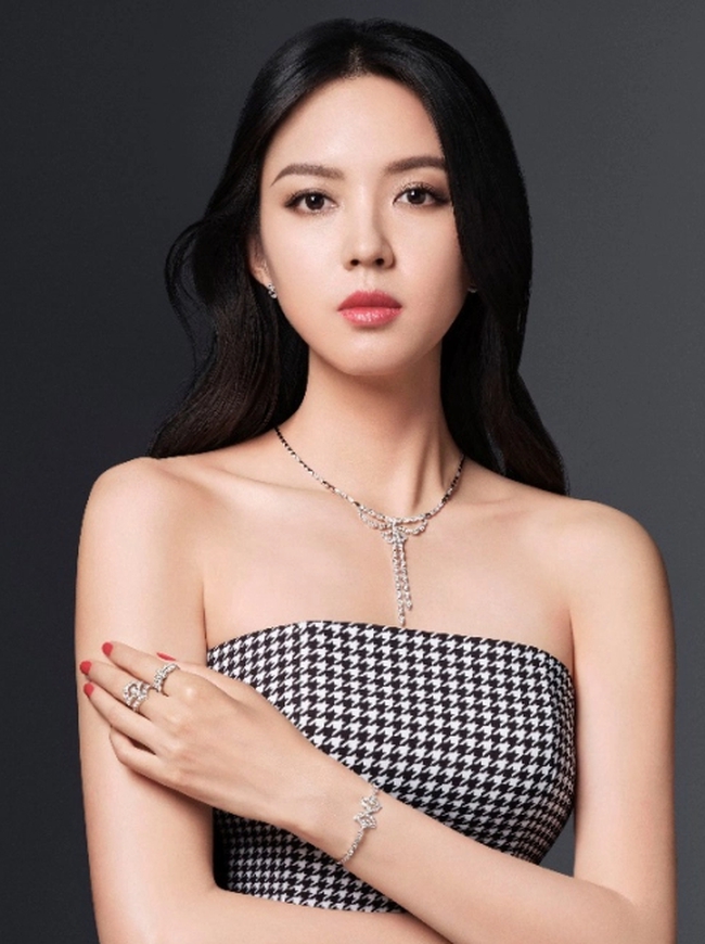 Nàng hậu học giỏi từ chối đại gia, kết hôn với người bình thường, chỉ làm một hành động trên MXH mà được khen dạy con khéo-2