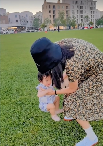 Nàng hậu học giỏi từ chối đại gia, kết hôn với người bình thường, chỉ làm một hành động trên MXH mà được khen dạy con khéo-5