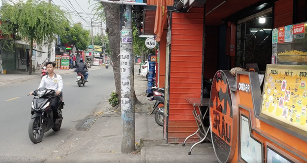 TP.HCM: Cô gái 19 tuổi bị kẻ trộm xe máy kéo ngã sõng soài trên đường-1