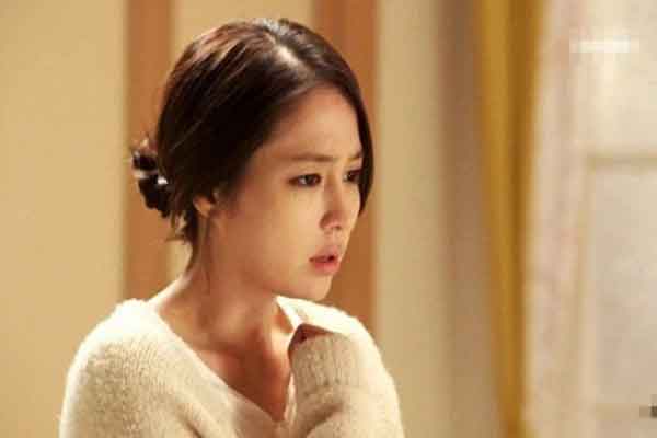 Dọn phòng giúp bạn trai, tôi tái mặt khi bất ngờ phát hiện ra một tấm ảnh được giấu kín-1