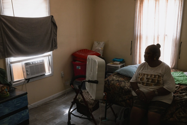 Người nghèo khó ở Mỹ chật vật giữa cái nóng khắc nghiệt-1