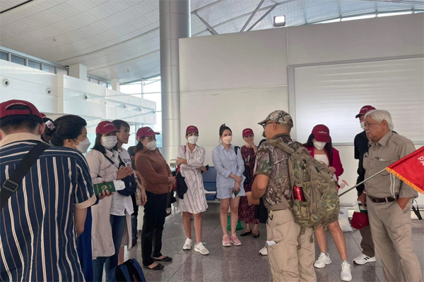 Đại sứ quán Việt Nam cấp giấy xác nhận nơi sinh cho người mang hộ chiếu mới tại Đức-2