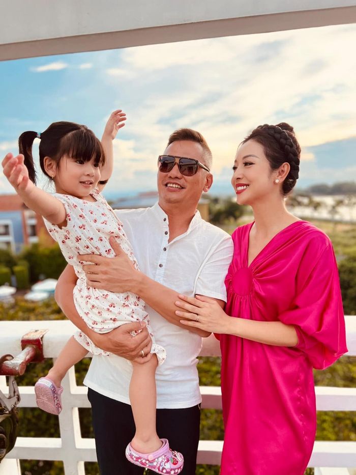 Cuộc sống đáng mơ ước của Hoa hậu 4 con Jennifer Phạm-9